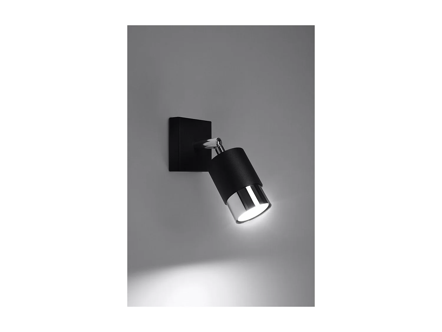 Wandlampen Nero Modern Van  - 1 Lichtbronnen - L.8 X H.16 Cm - Zwart/Chroom