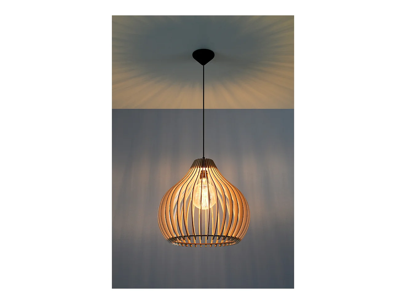 Lampada a sospensione in filo di legno naturale E27 Lámpara colgante con marco de alambre Madera natural E27