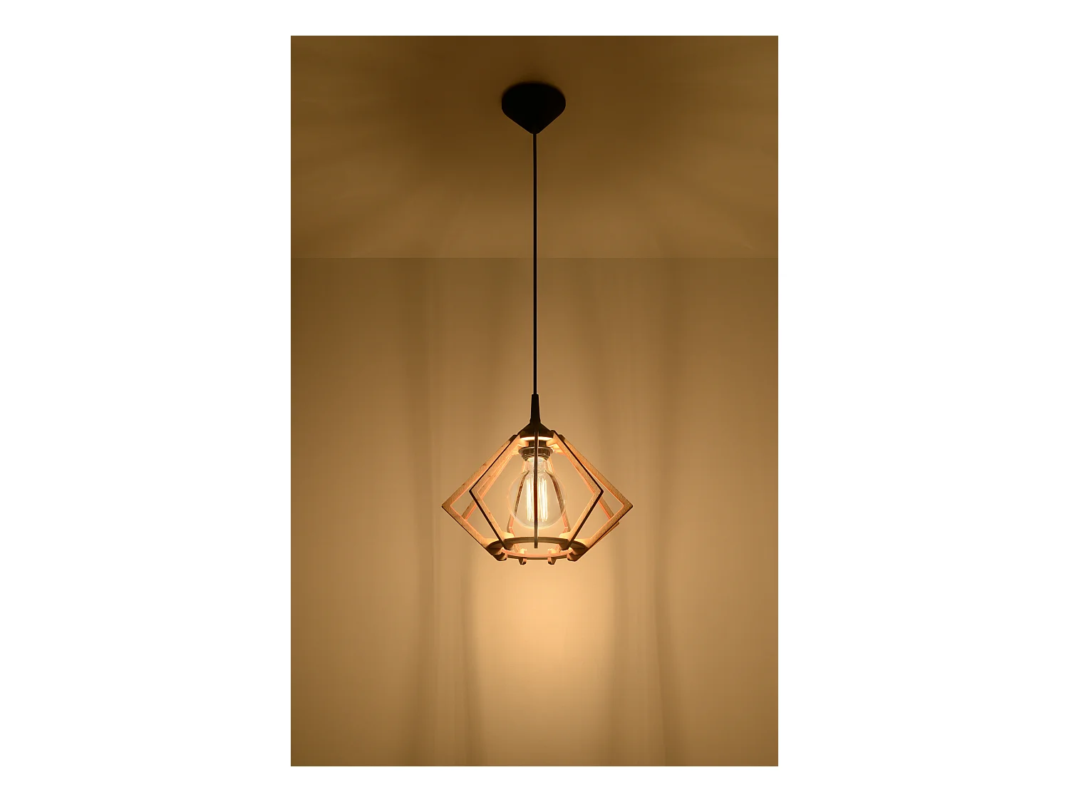 Lampada a sospensione in filo di legno naturale E27 Lámpara colgante con marco de alambre Madera natural E27