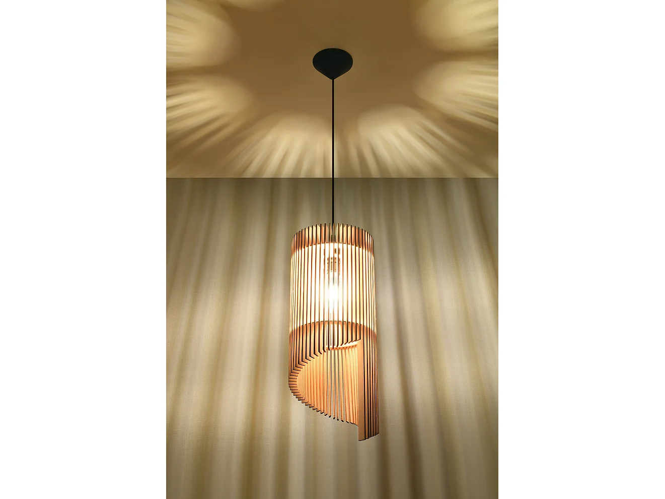 Lampa wisząca ALEXIA drewniana