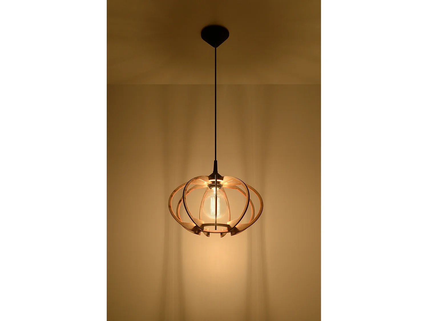 Lampada a sospensione in filo di legno naturale E27 Lámpara colgante con marco de alambre Madera natural E27