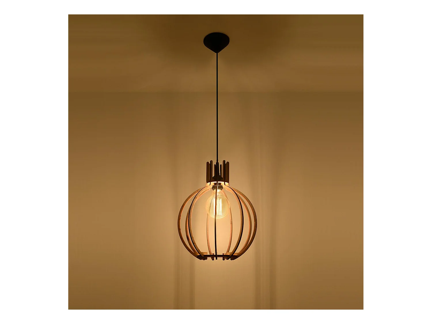 Lampada a sospensione in filo di legno naturale E27 Lámpara colgante con marco de alambre Madera natural E27