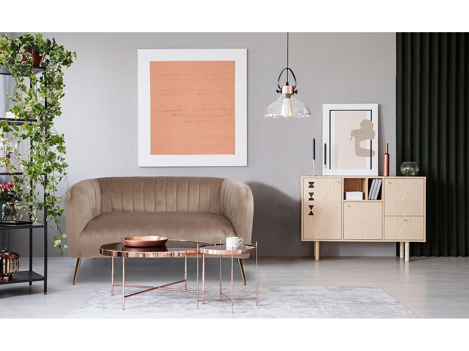 Canapé 2 places moderne Bombaro pieds métal doré et Velours Taupe