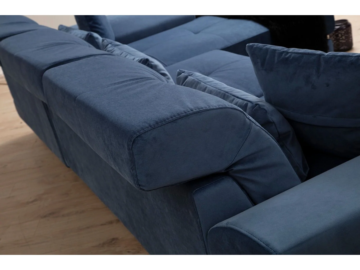 Canapé d'angle à droite avec 5 coussins Cyclades Velours texturé effet cuir Bleu marine