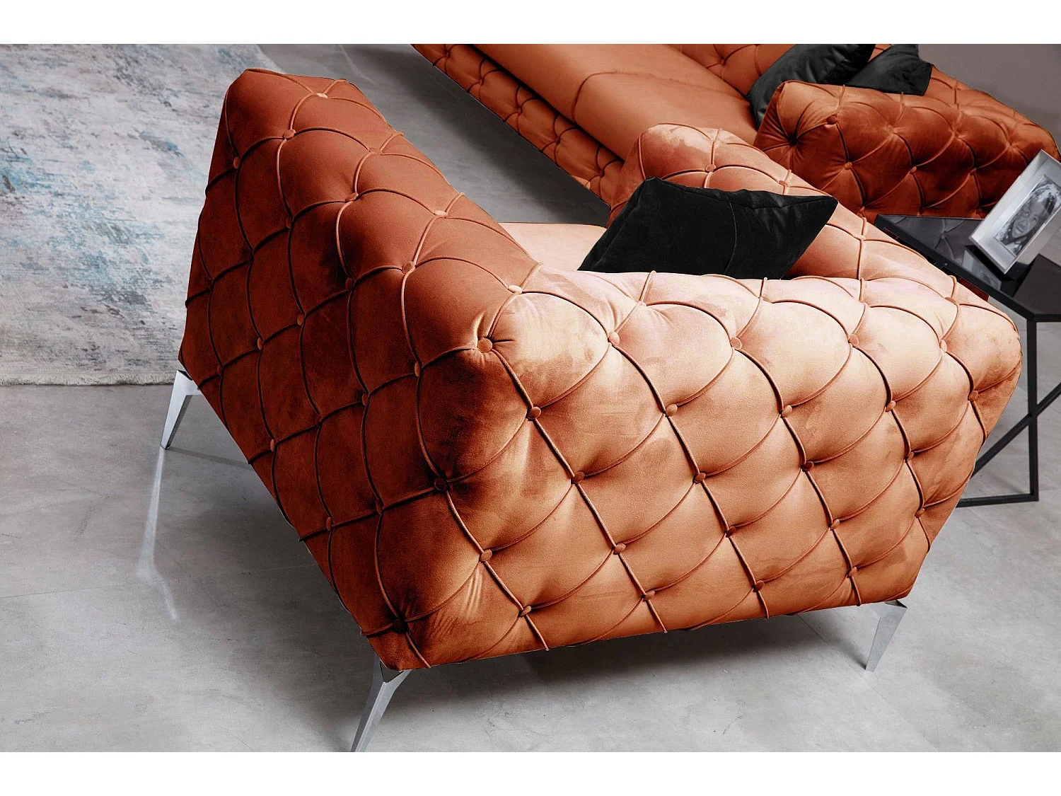 Poltrona – 108 cm x 70 cm x 90 cm – Laranja – Madeira de faia e Aglomerado