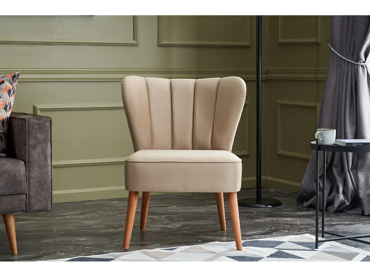 Sillón Altadena 463, De color marrón claro, 80x65x65cm, Tapiz, Patas: Madera