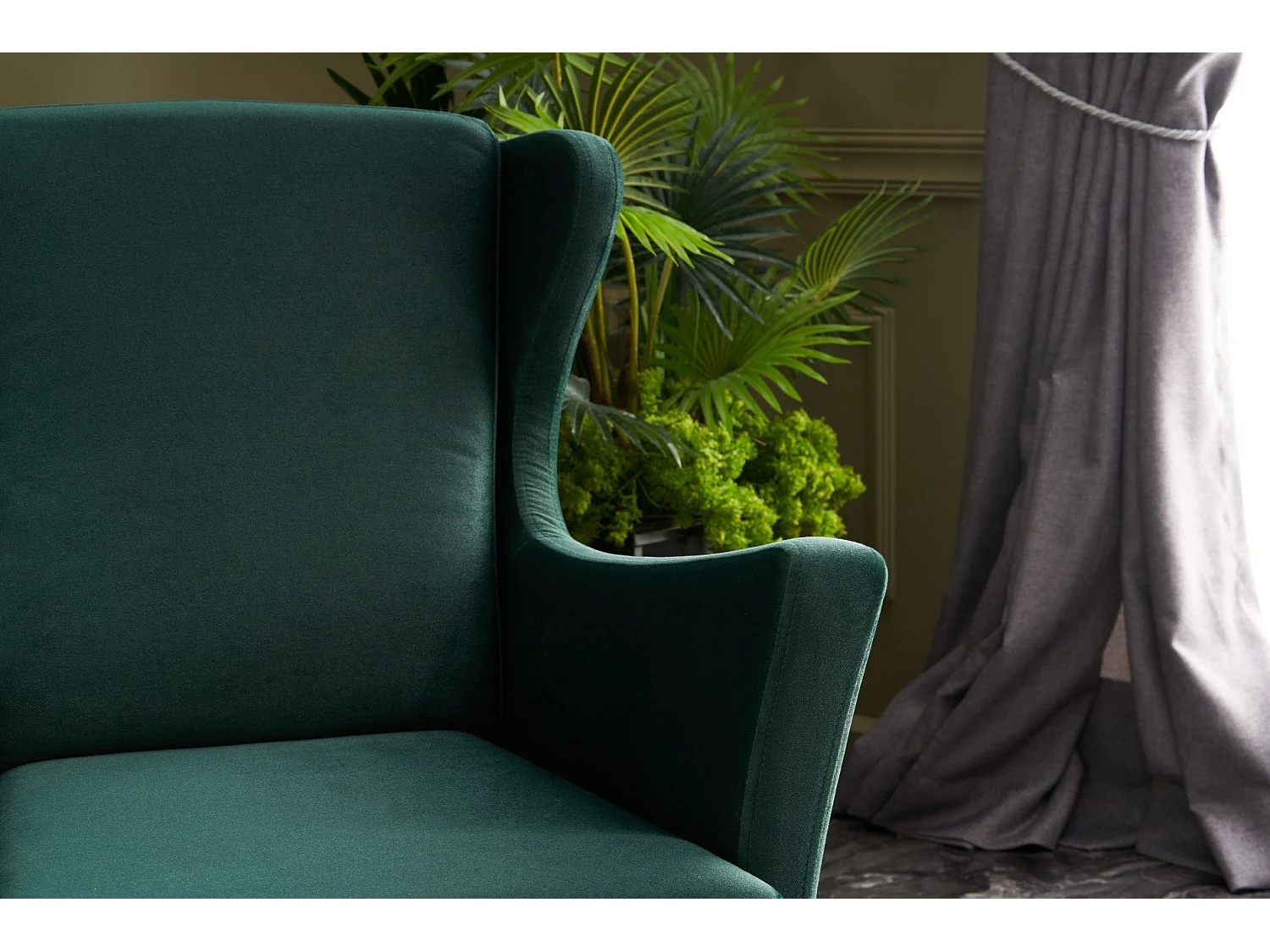 Sillón Elegante – 77x98x80 cm – Verde – Madera de Haya y Terciopelo 100% Poliéster