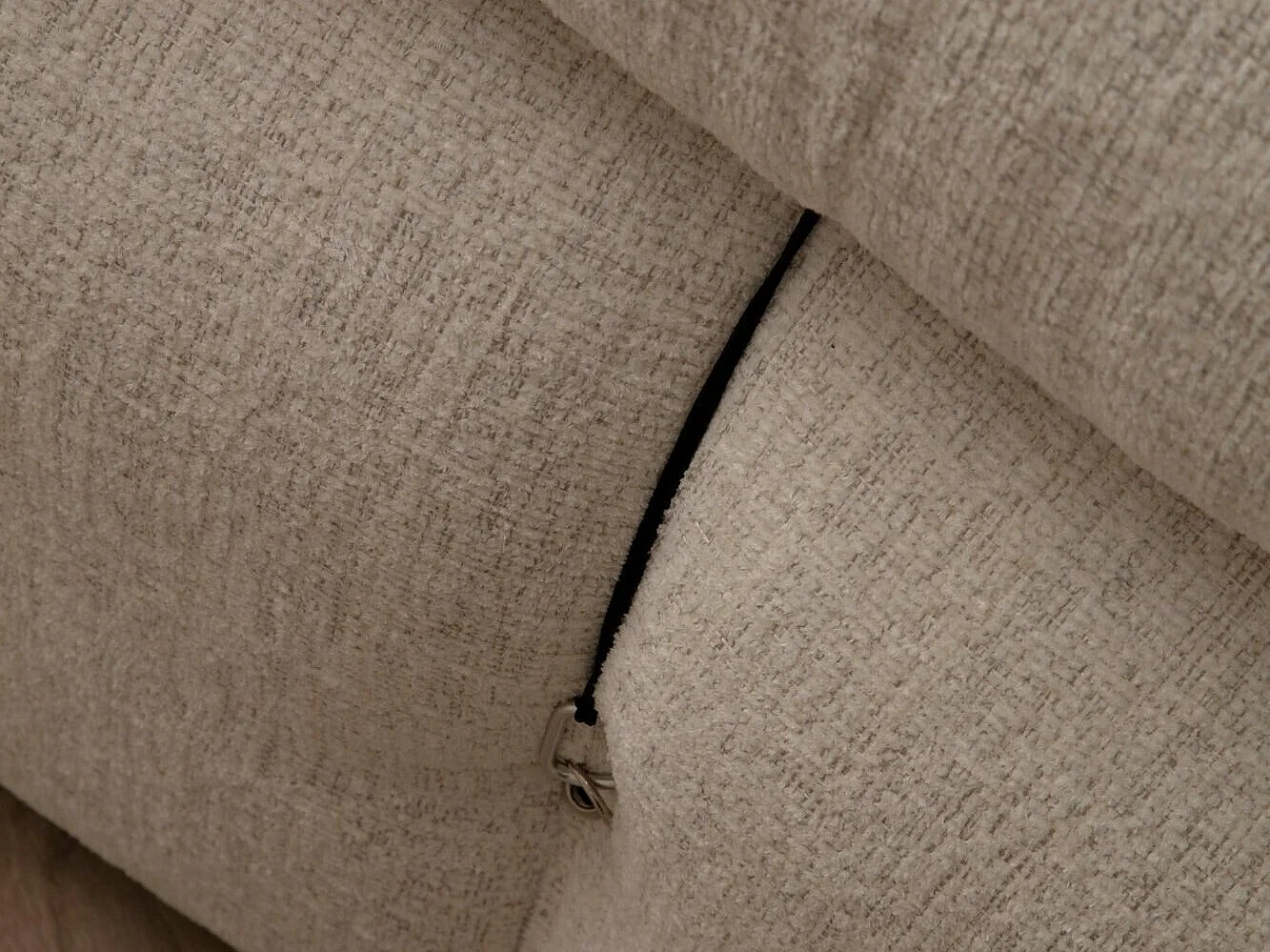 Poltrona elegante de 1 lugar, cor creme, 95x95x75 cm | Estrutura em madeira de faia e aglomerado, 100% poliéster, encosto e braço removíveis | Perfeit