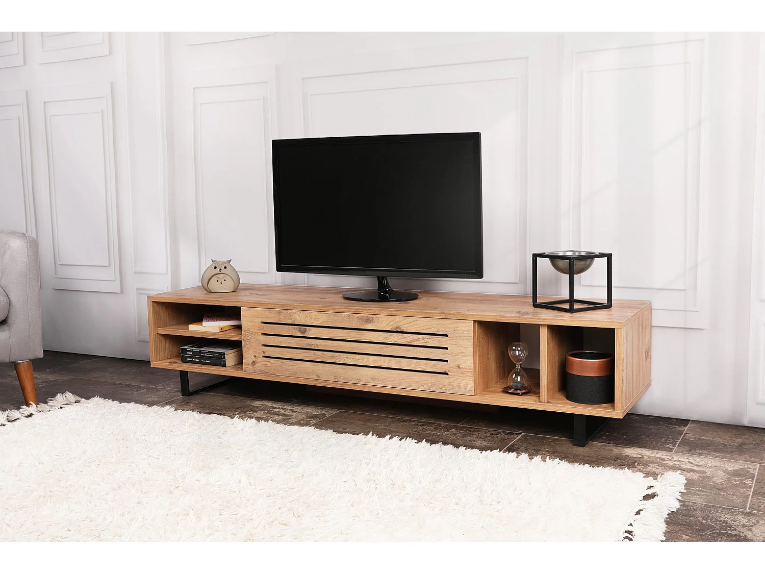 Meuble TV 2 portes et 4 compartiment Leslie 160cm Métal Noir et Bois Naturel