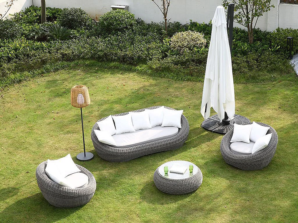 Salon de jardin en résine tressée gris : canapé, 2 fauteuils et table basse - WHITEHEAVEN de MYLIA