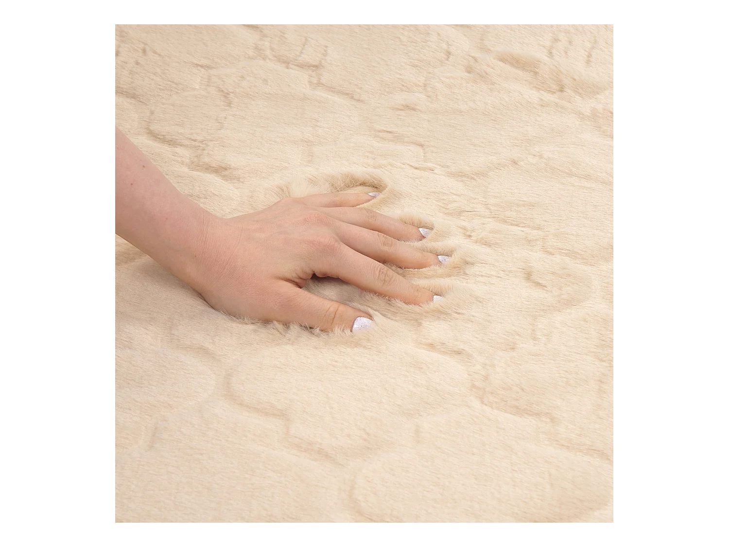 Kunstfellteppich Kaninchen beige 80x150 cm einfarbig handgefertigt Shaggy Gharo