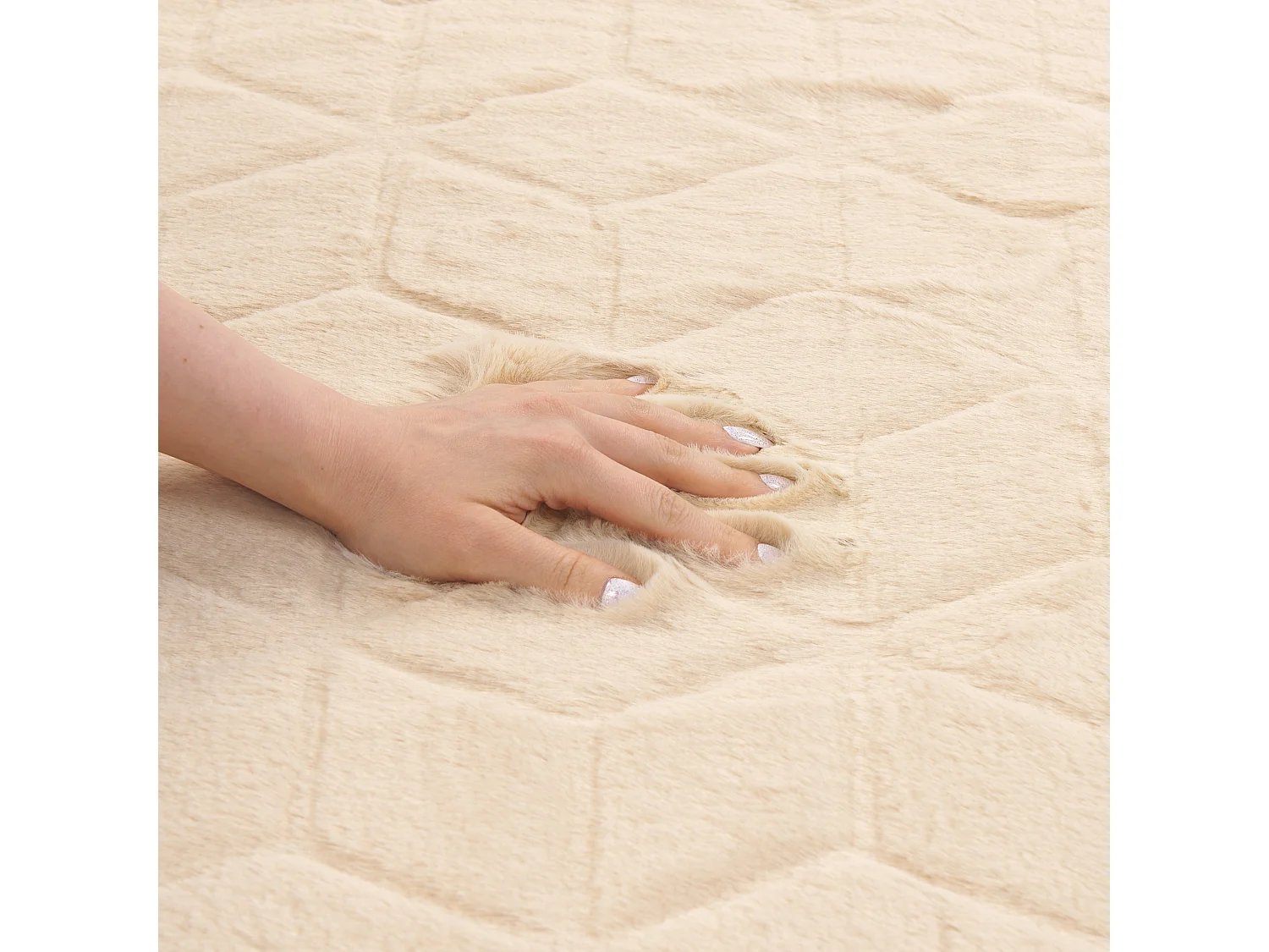 Tappeto pelle sintetica beige 80 x 150 cm THATTA
