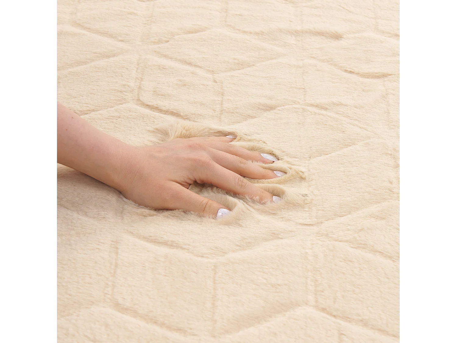 Tappeto pelle sintetica beige 160 x 230 cm THATTA