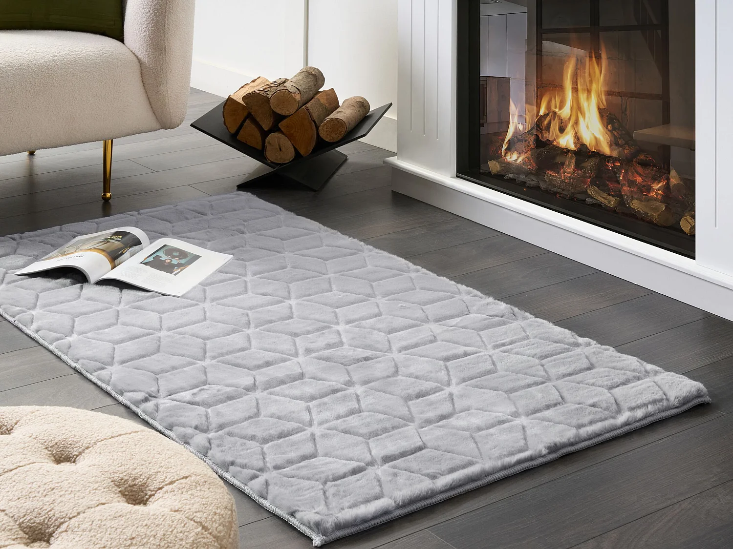 Tapis en fausse fourrure de lapin gris 80 x 150 cm THATTA