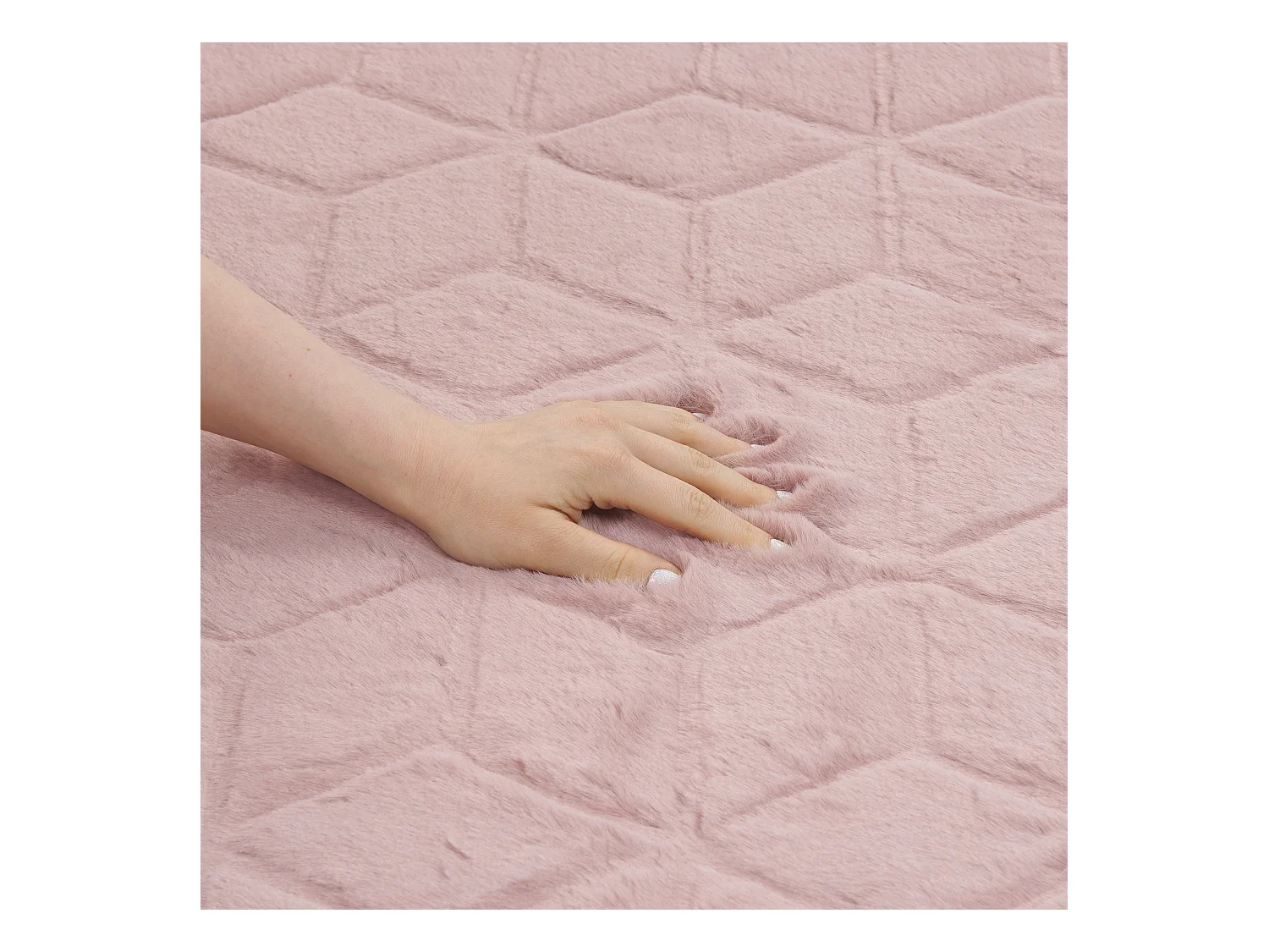 Tapis en fausse fourrure THATTA Rose 80 x 150 cm