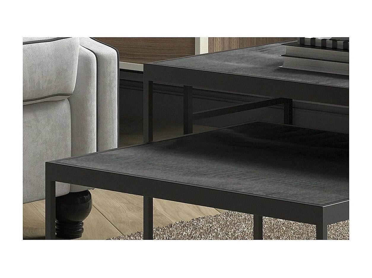 Vierkante zwarte houten salontafel uit de QUEEN collectie. Meubel in industriële stijl.