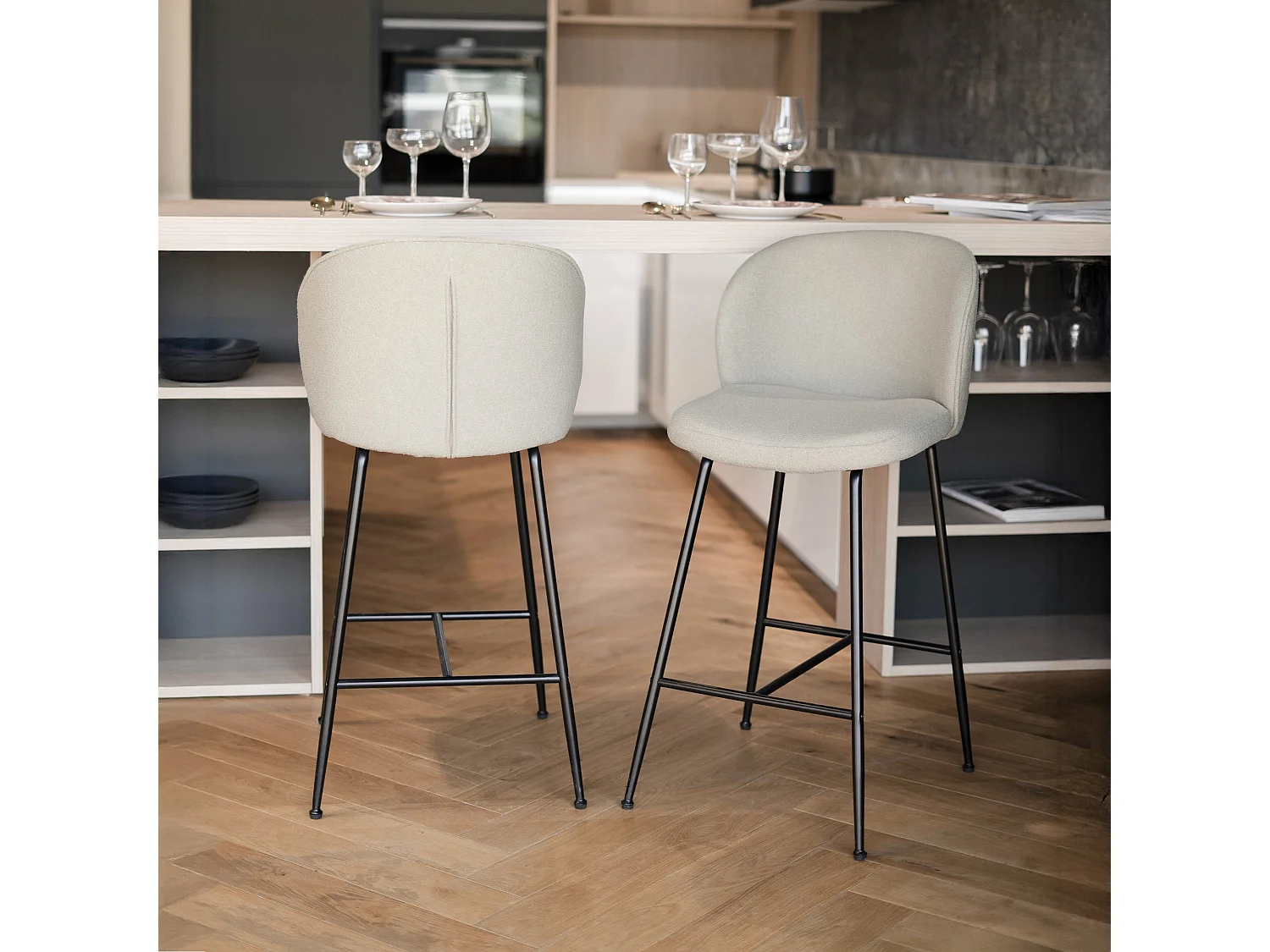 Lot de 2 chaises pour îlot central 66 cm en tissu bouclé beige - Groom