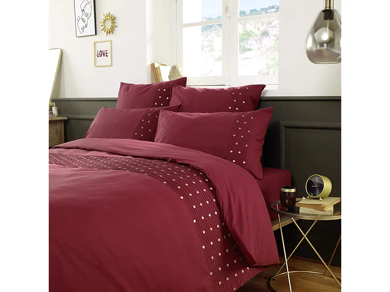 Housse de couette brodée plis religieuses bordeaux 260x240 cm