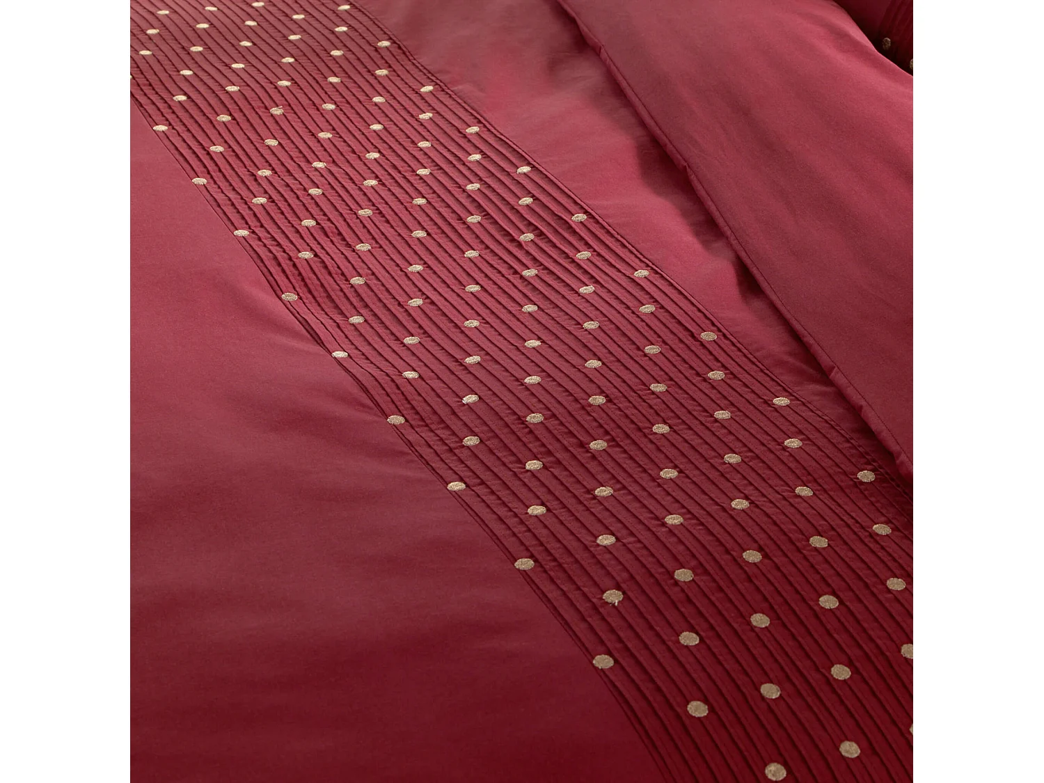 Housse de couette brodée plis religieuses bordeaux 260x240 cm