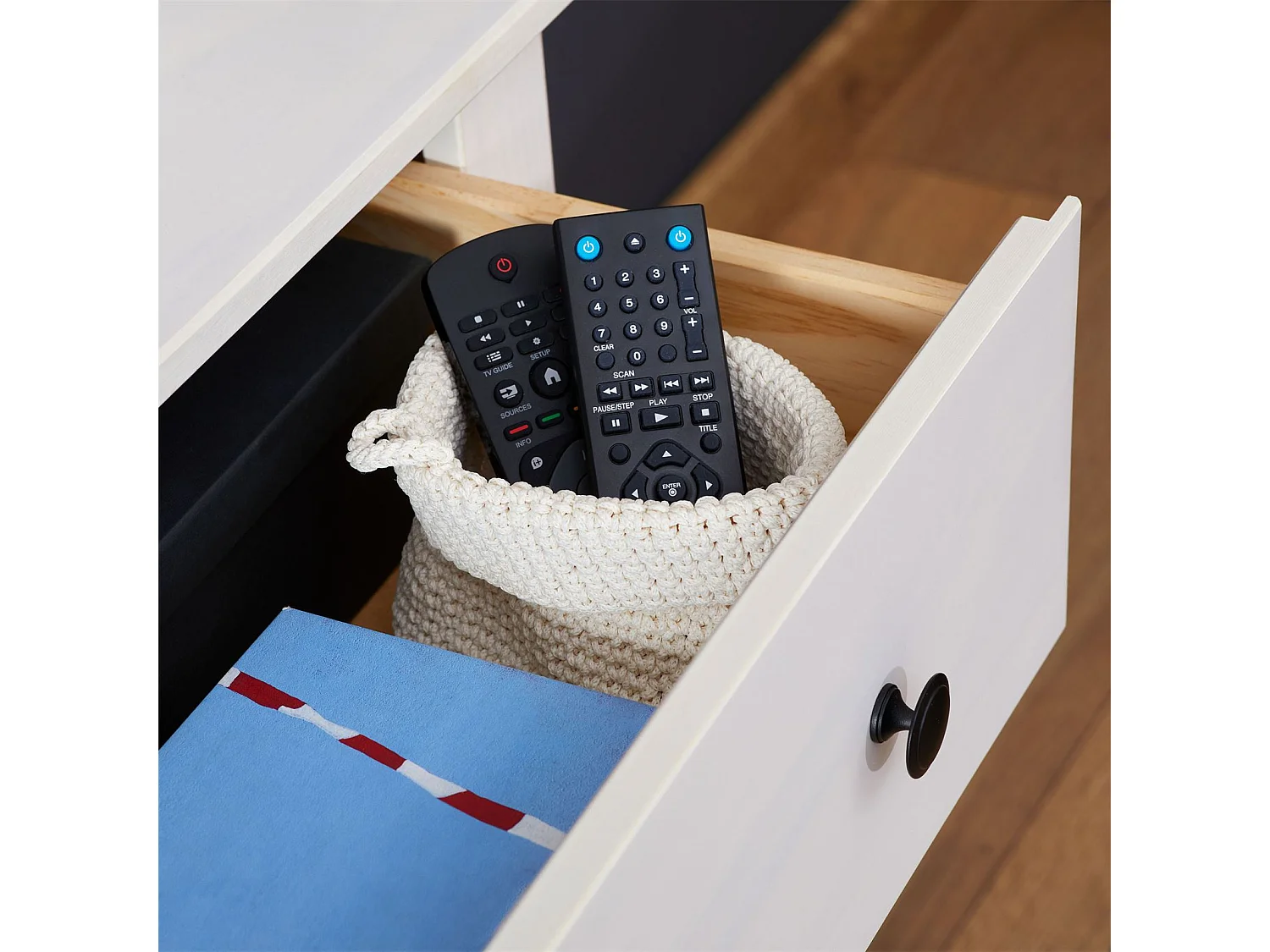 Commode chambre PAULO L 73 cm en bois massif blanc avec 4 tiroirs, meuble de rangement à vêtement