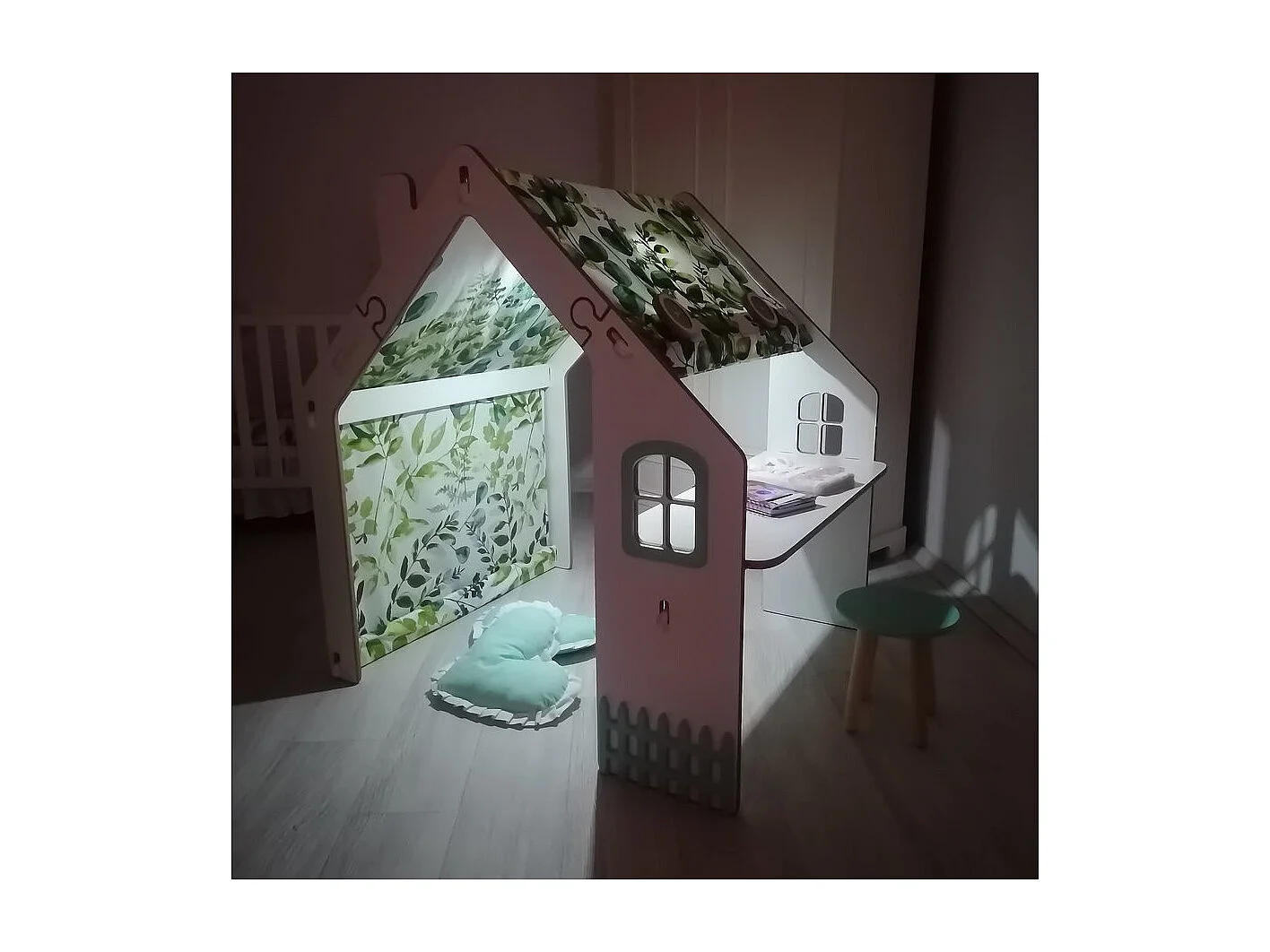 Houten "Bianelli" speelhuisje met bureau en LED - Wit/Mint voor kinderen van 3 tot 8 jaar