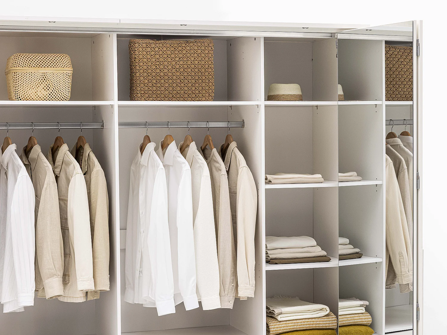 Kleiderschrank mit Spiegel & LEDs - B. 255 cm - Weiß - INGINA