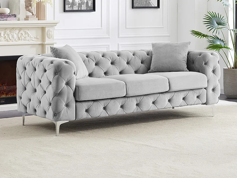Canapé 3 places chesterfield en velours gris clair EDWINA