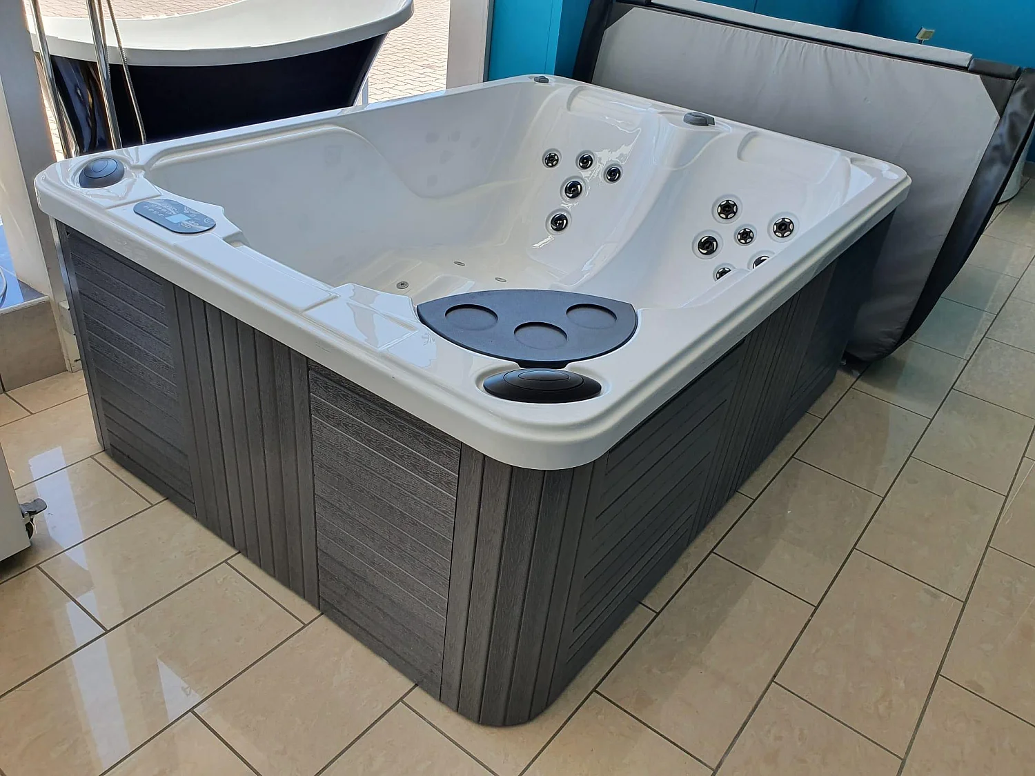 Spa Vasca Idromassaggio Da Esterno FRA-1385