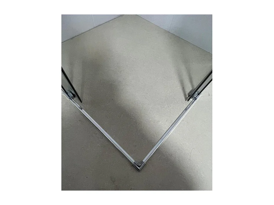 Douchecabine 85 x 150 cm hoekopening met vergemakkelijkte ingang hoogte 200 cm in gehard glas