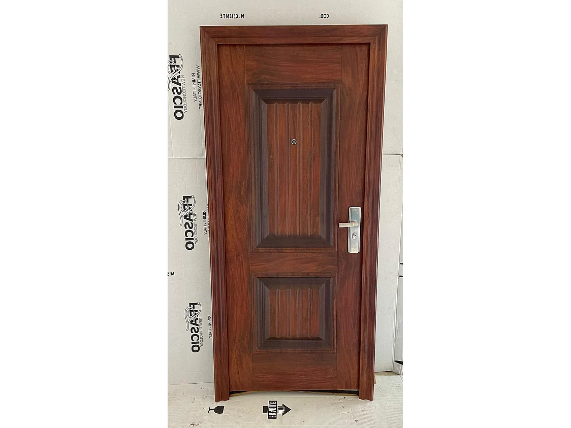 Porte d'entrée modèle 35 marron, version gauche