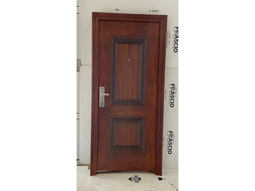 Eingangstür Modell 35 in der Farbe Braun, rechte Ausführung