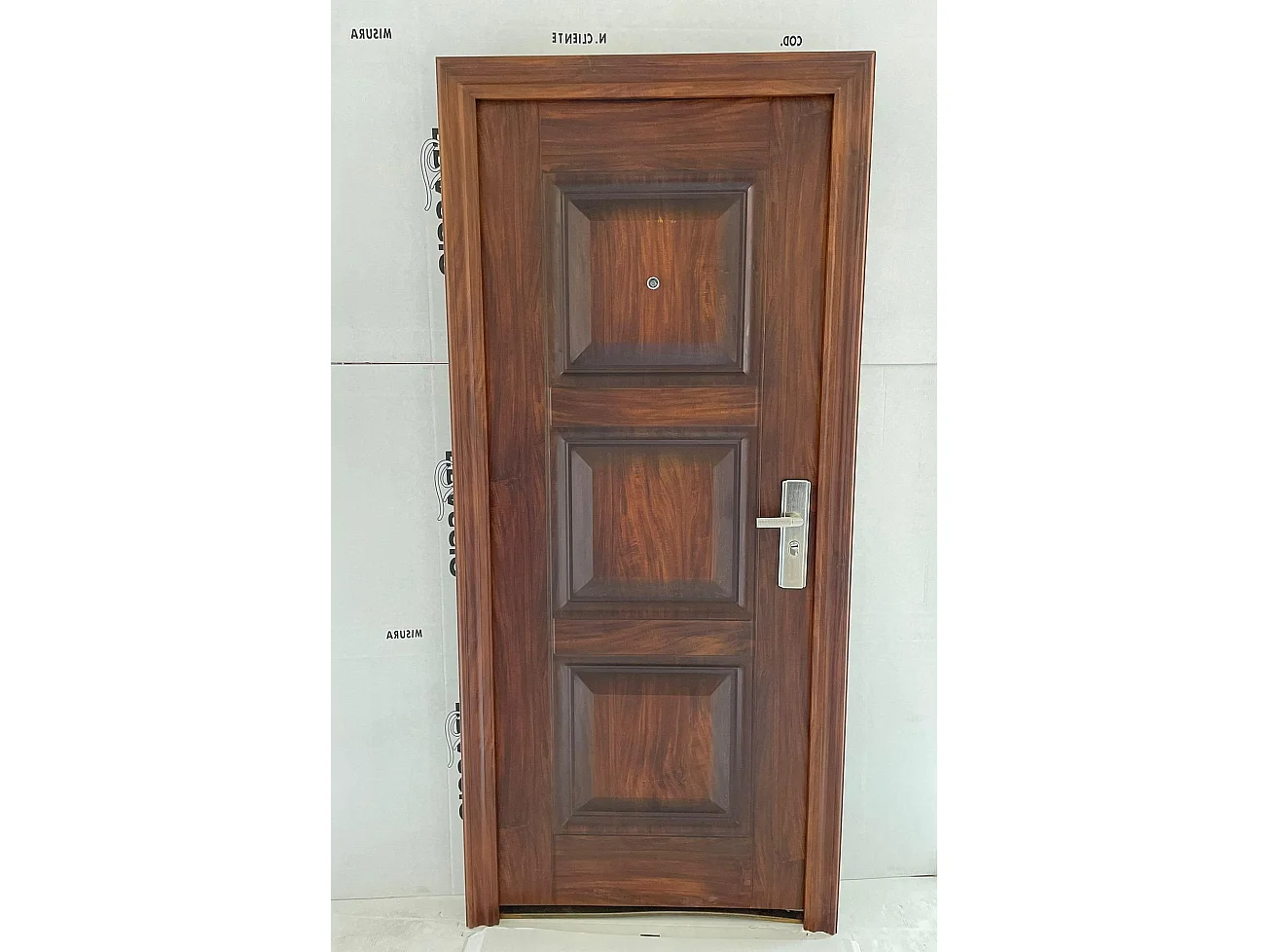 Porte d'entrée Modèle 34 couleur marron version gauche