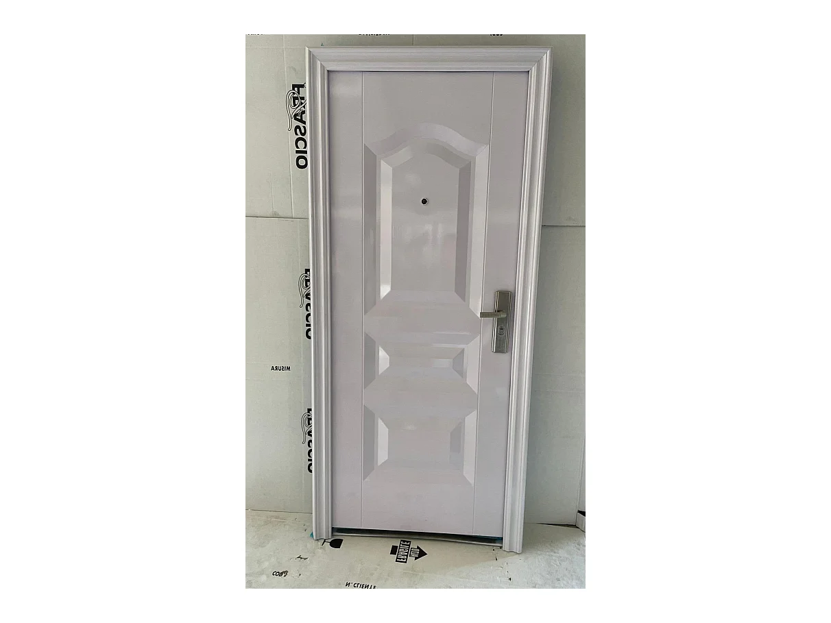 Porte d'entrée blanche Modèle 32, version gauche