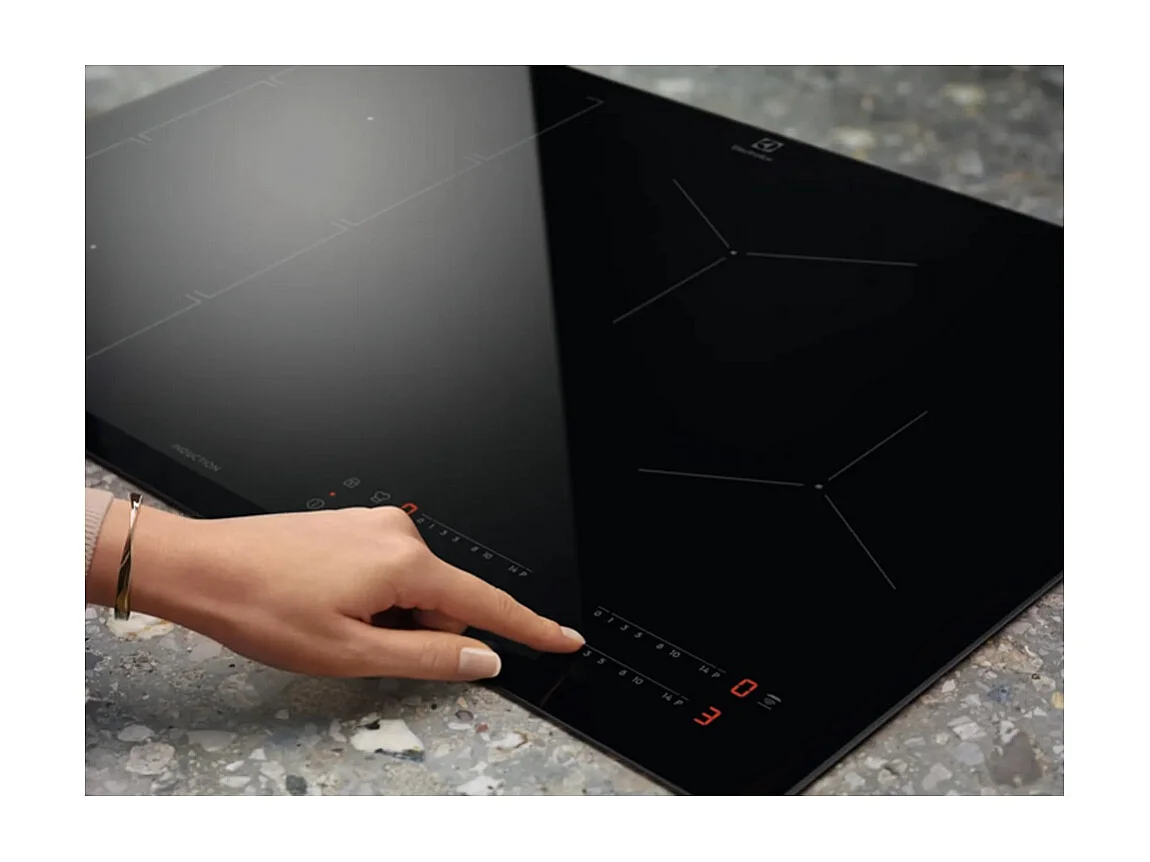 Plaque induction ELECTROLUX 11800W 59cm, EIS62443