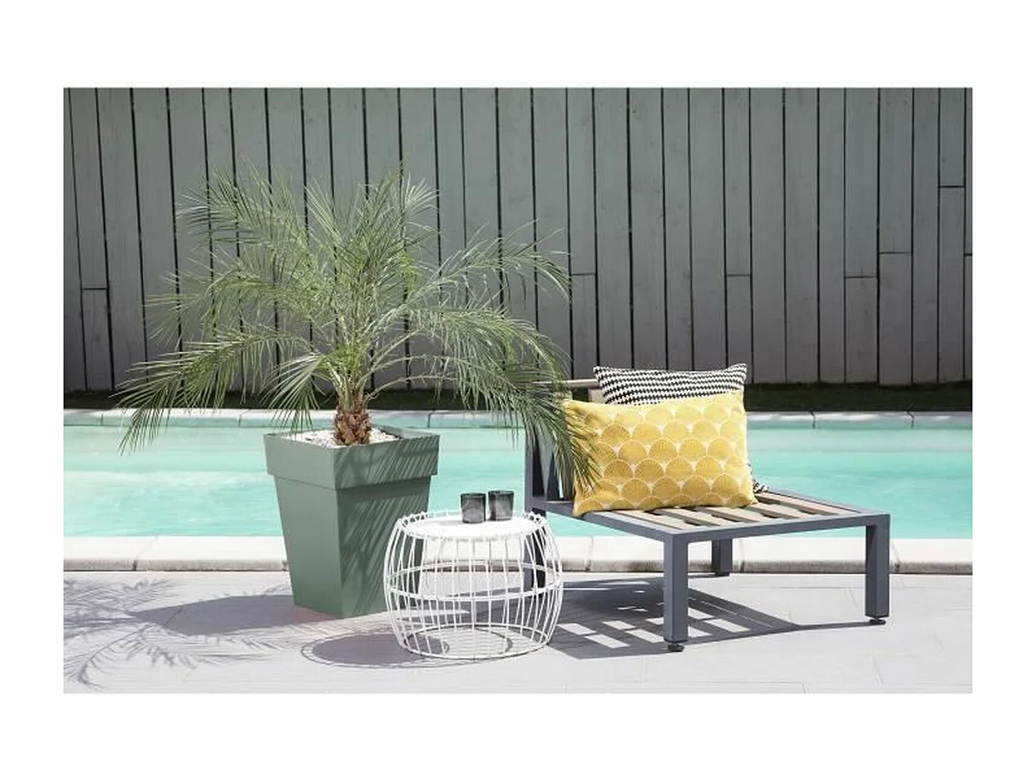 Pot de fleur mi-haut carré Toscane - 39 x 39 x H 53 cm - 51 L - Vert laurier