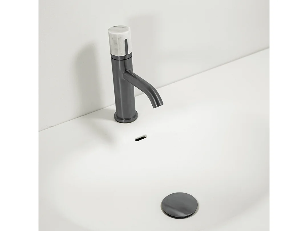 Manopola Mischer Waschbecken niedrige Waffe Metall Marmor Essebagno