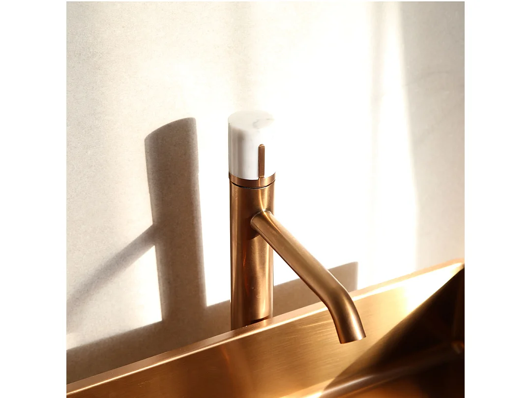 Serienschalter Waschtisch Armatur hoch Kupfer Marmor Essebagno