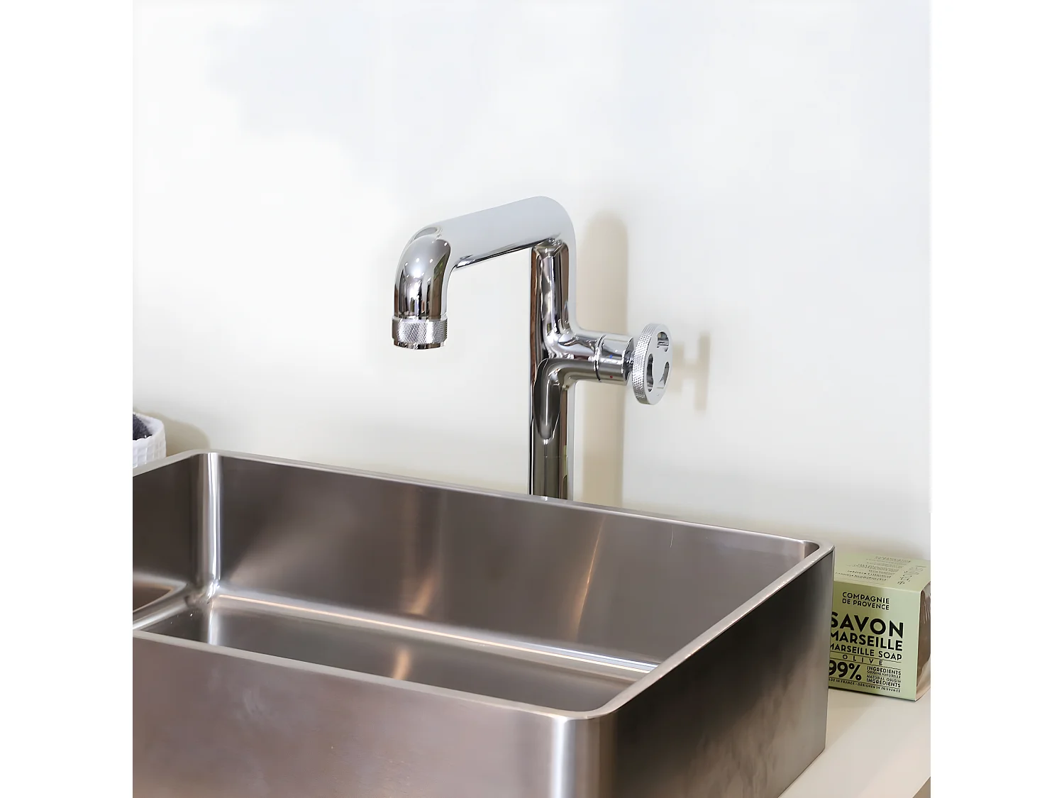 Factory Grifo de lavabo alto cromado Essebagno