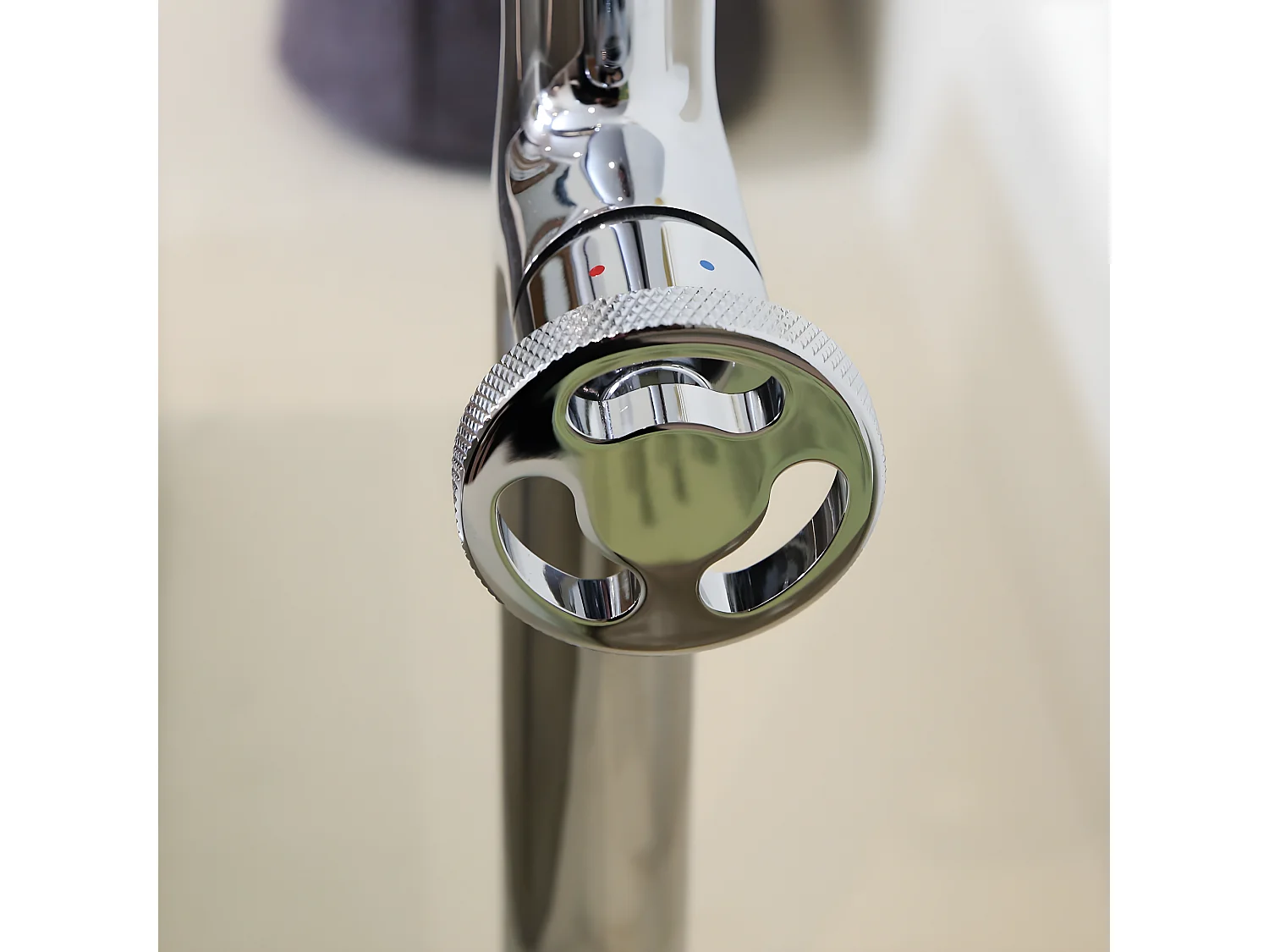 Factory Grifo de lavabo alto cromado Essebagno