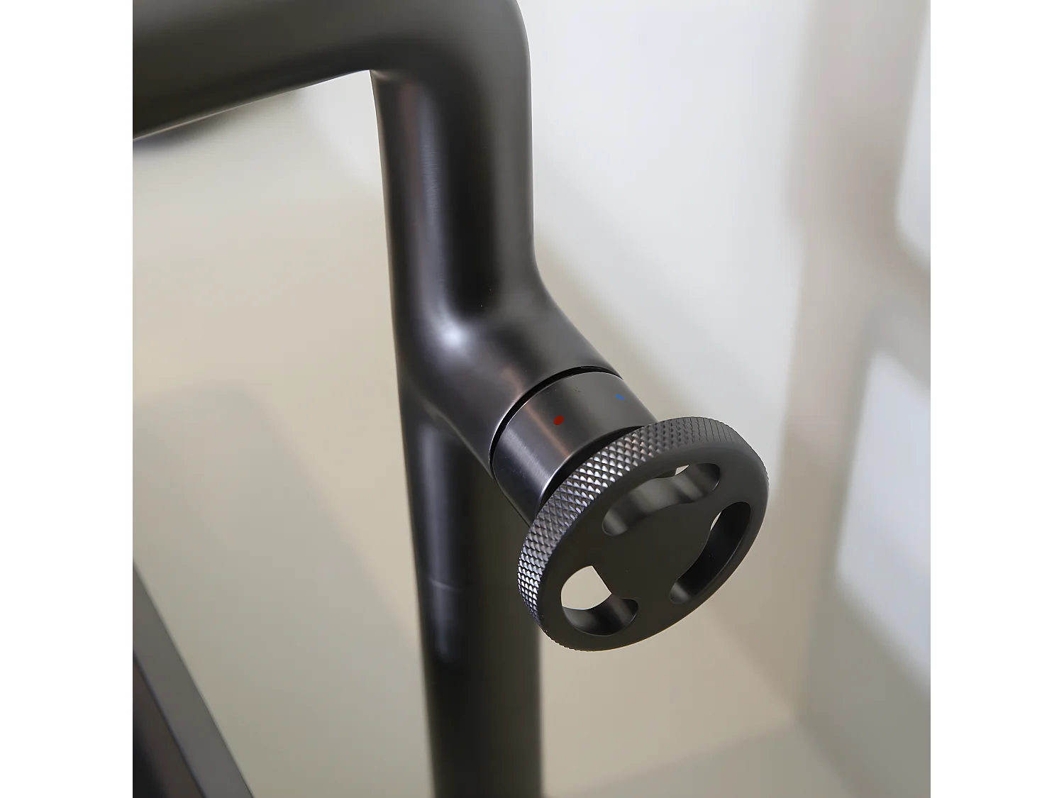 Factory Waschtischmischer hoch Gun Metal Essebagno