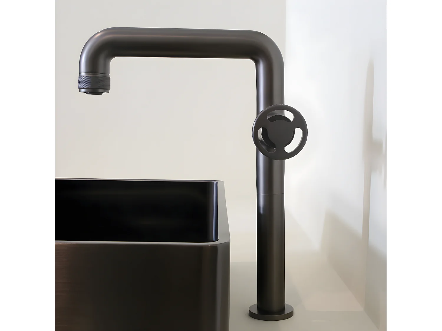 Factory Waschtischmischer hoch Gun Metal Essebagno
