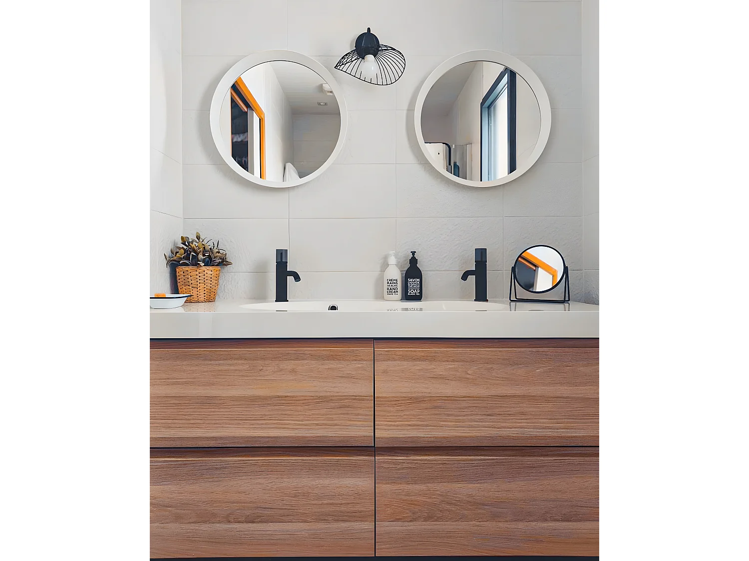 Grifo bajo de lavabo Manopola negro Essebagno