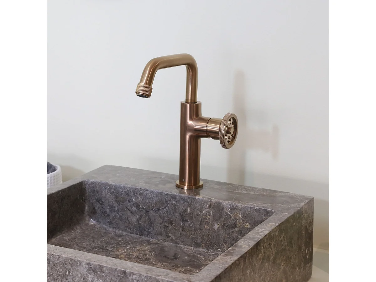 Indus niedriger Waschbeckenmischer Kupfer Essebagno