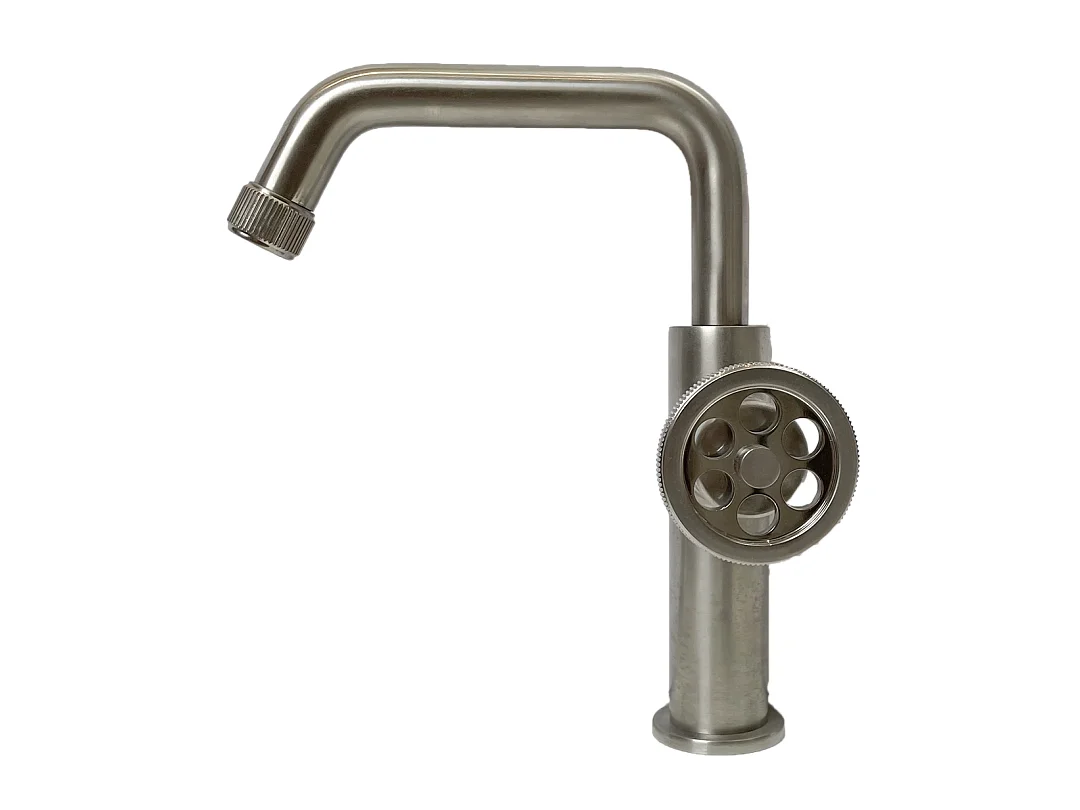 Indus niedriger Waschbeckenmischer in Edelstahloptik Essebagno