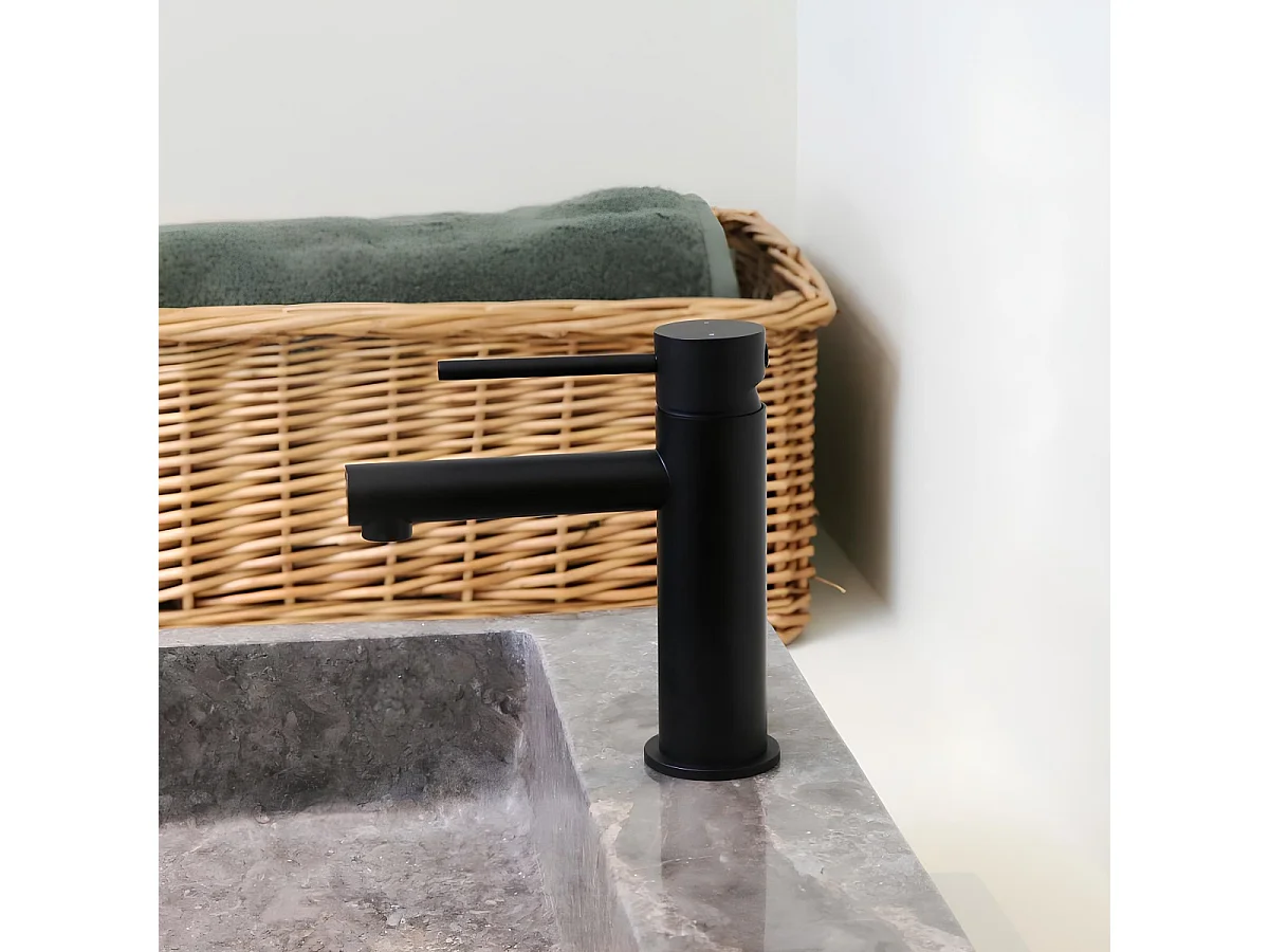 Envol mitigeur lavabo bas noir - Essebagno