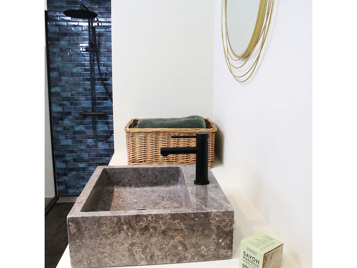 Envol mitigeur lavabo bas noir - Essebagno