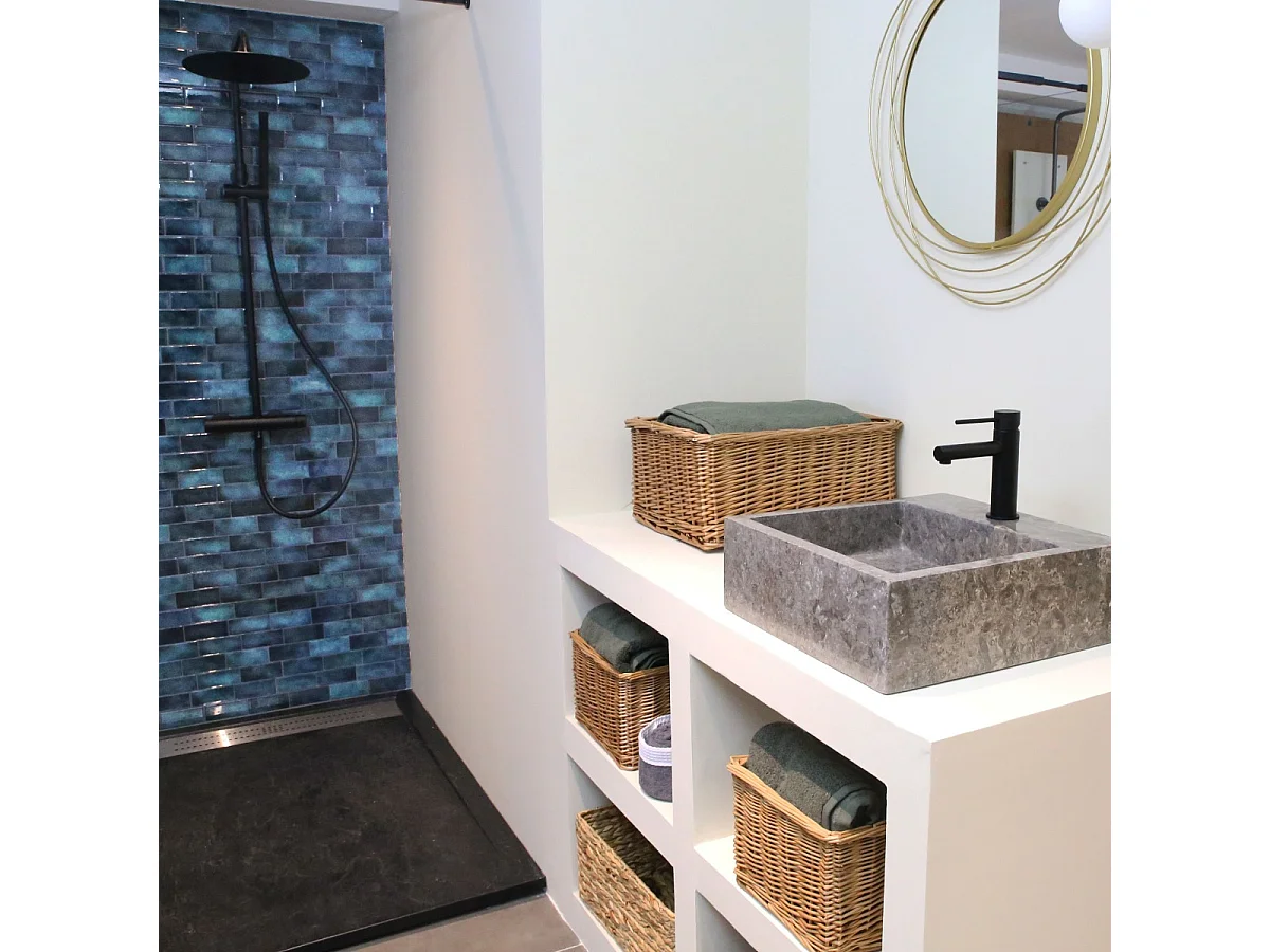 Envol mitigeur lavabo bas noir - Essebagno