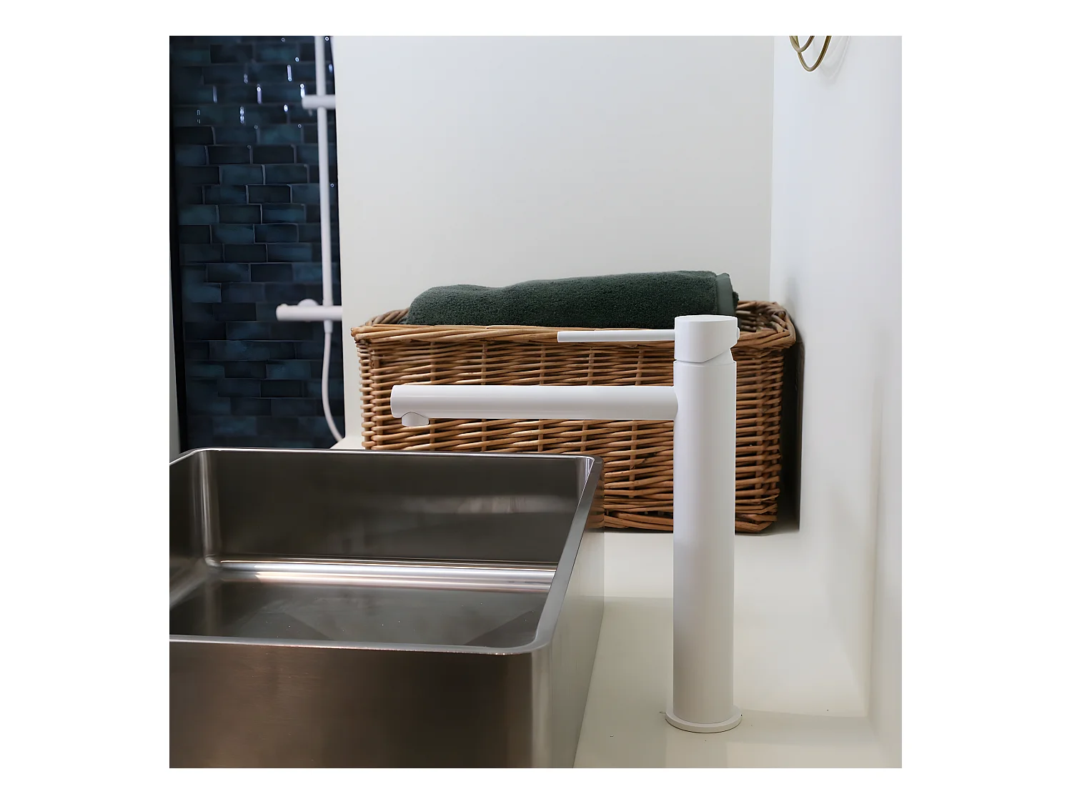 Luisa mezclador de lavabo alto blanco Essebagno