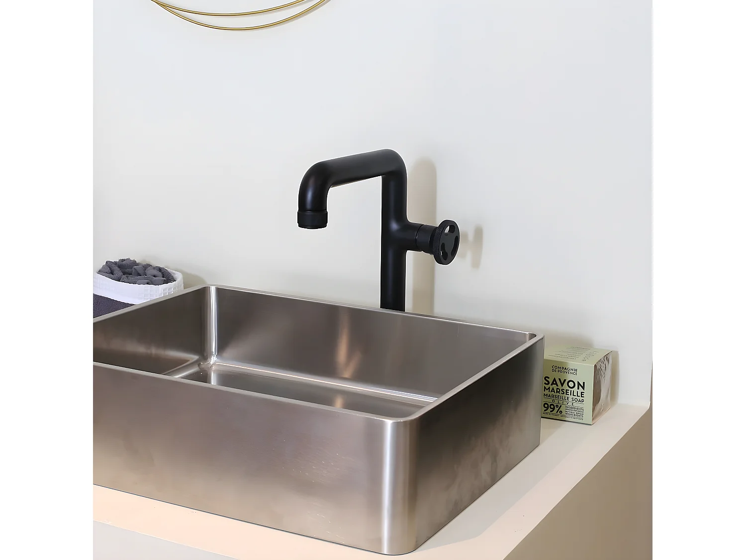 Factory Grifo de lavabo alto negro Essebagno