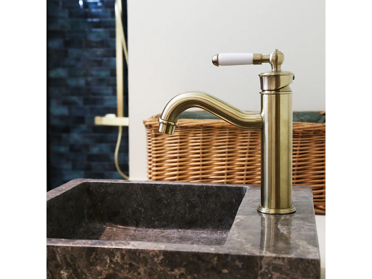 Leeds grifo de lavabo bajo oro cepillado  Essebagno